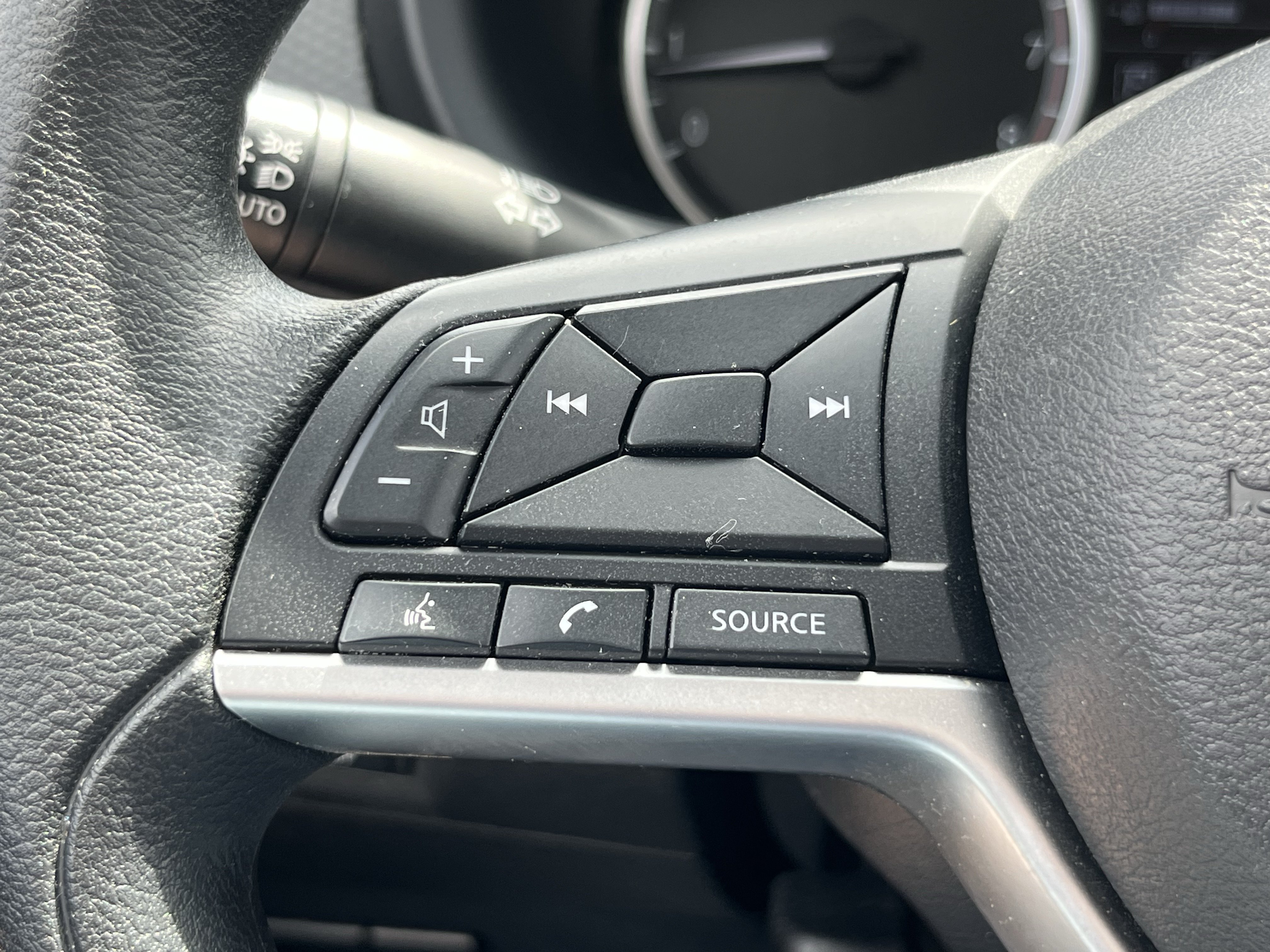 Used 2022 Nissan Kicks S w/ Interior Electronics Package FWD image 25