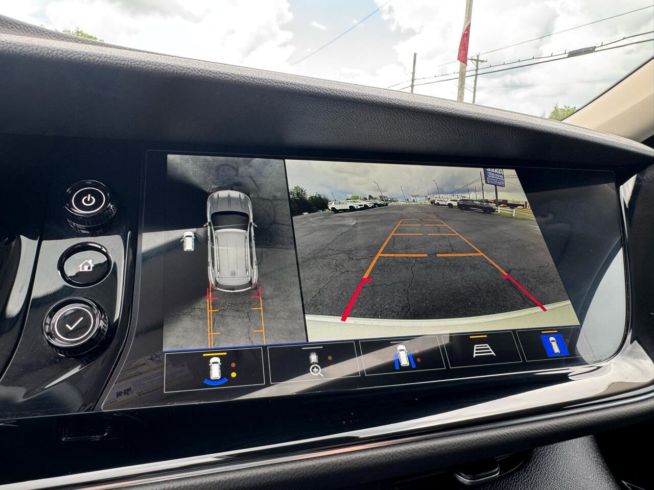 Used 2023 Buick Envision Avenir image 31