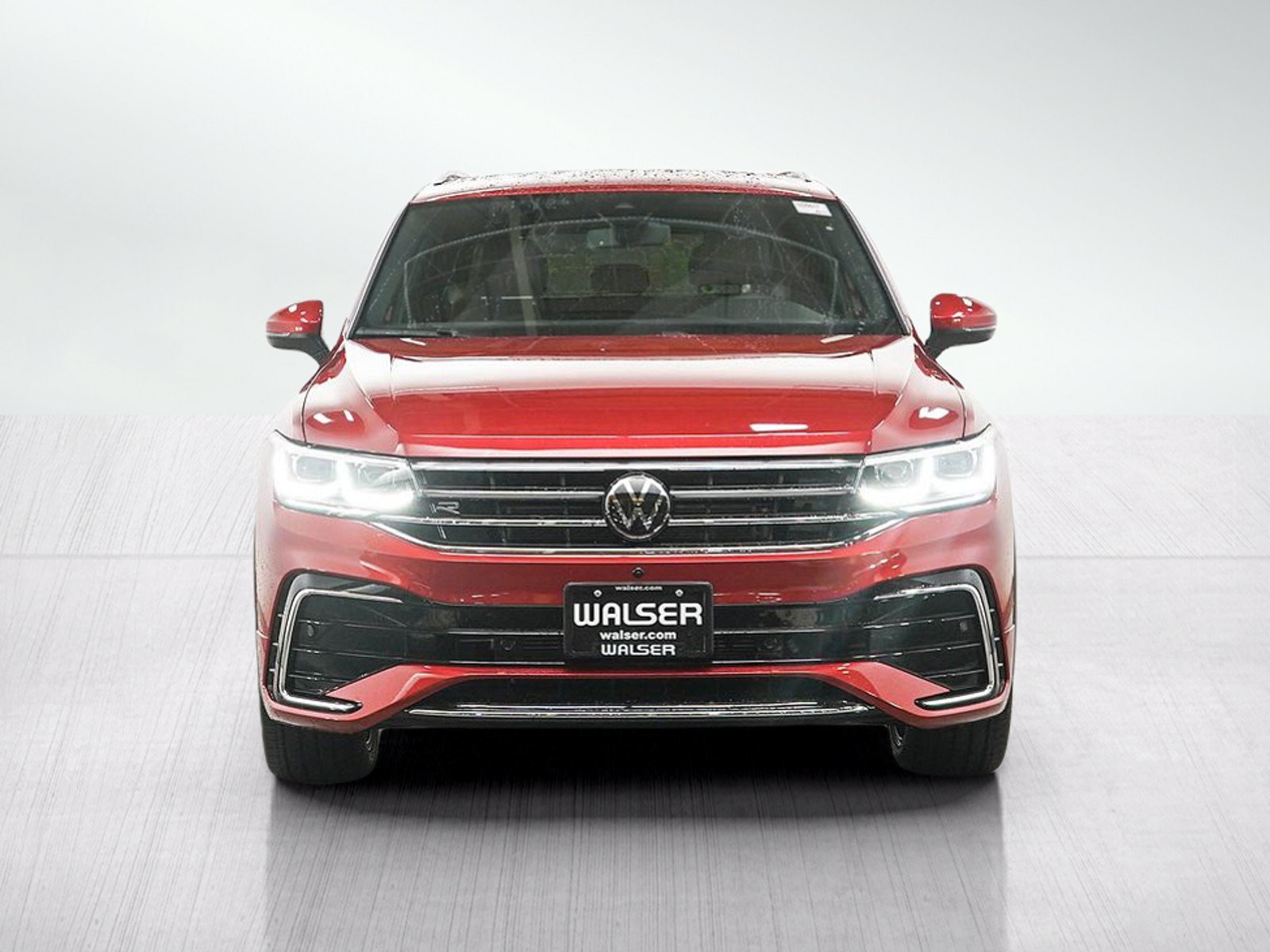 Used 2024 Volkswagen Tiguan SEL R-Line AWD/4WD image 8