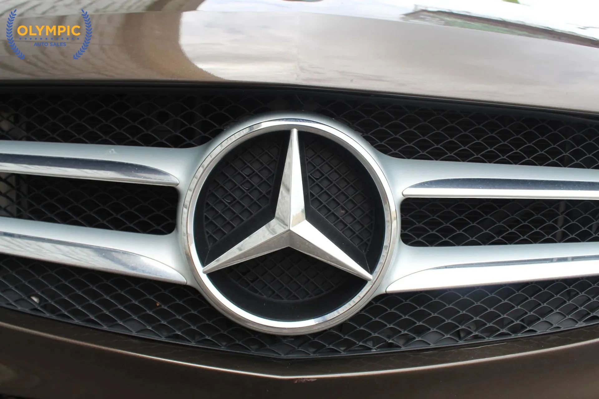 Used 2015 Mercedes-Benz C 300 Sedan w/ Premium 1 Package image 4