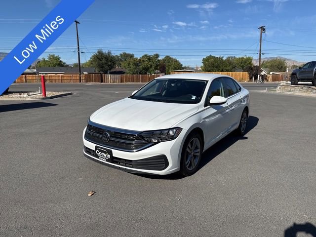 Used 2024 Volkswagen Jetta SE
