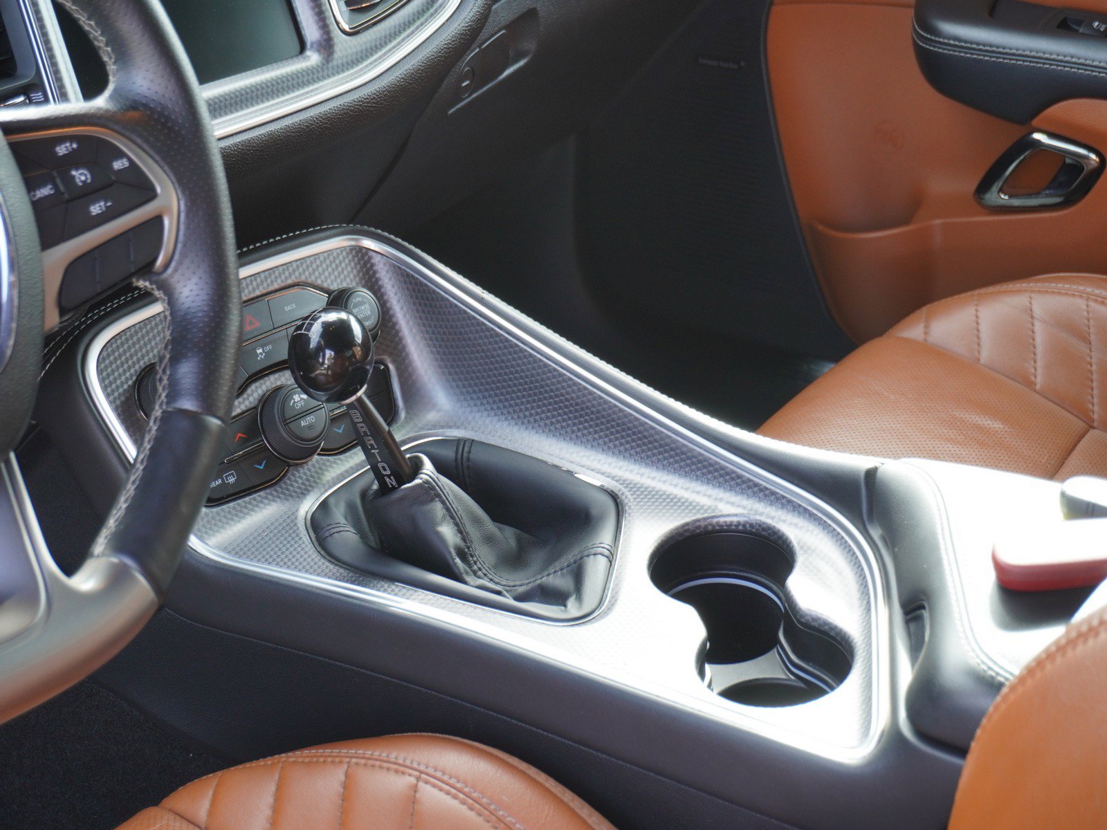 Used 2015 Dodge Challenger SRT Hellcat image 18