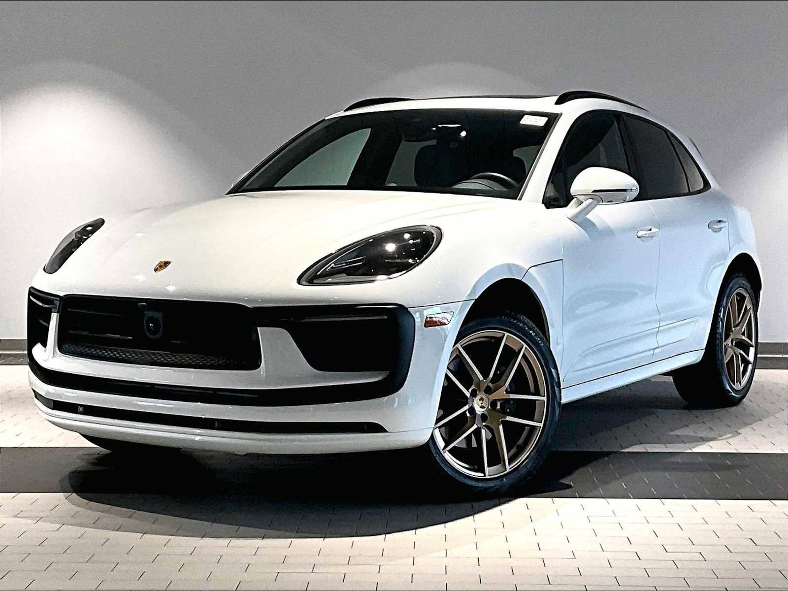 Used 2025 Porsche Macan image 1