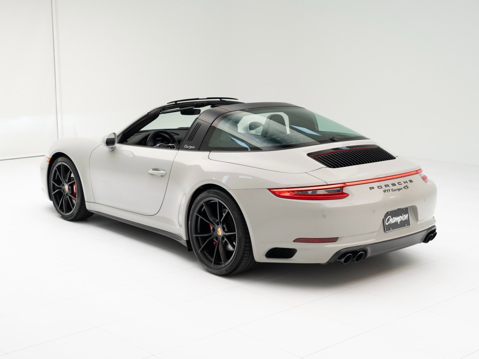 Certified 2018 Porsche 911 Targa 4S AWD/4WD image 3