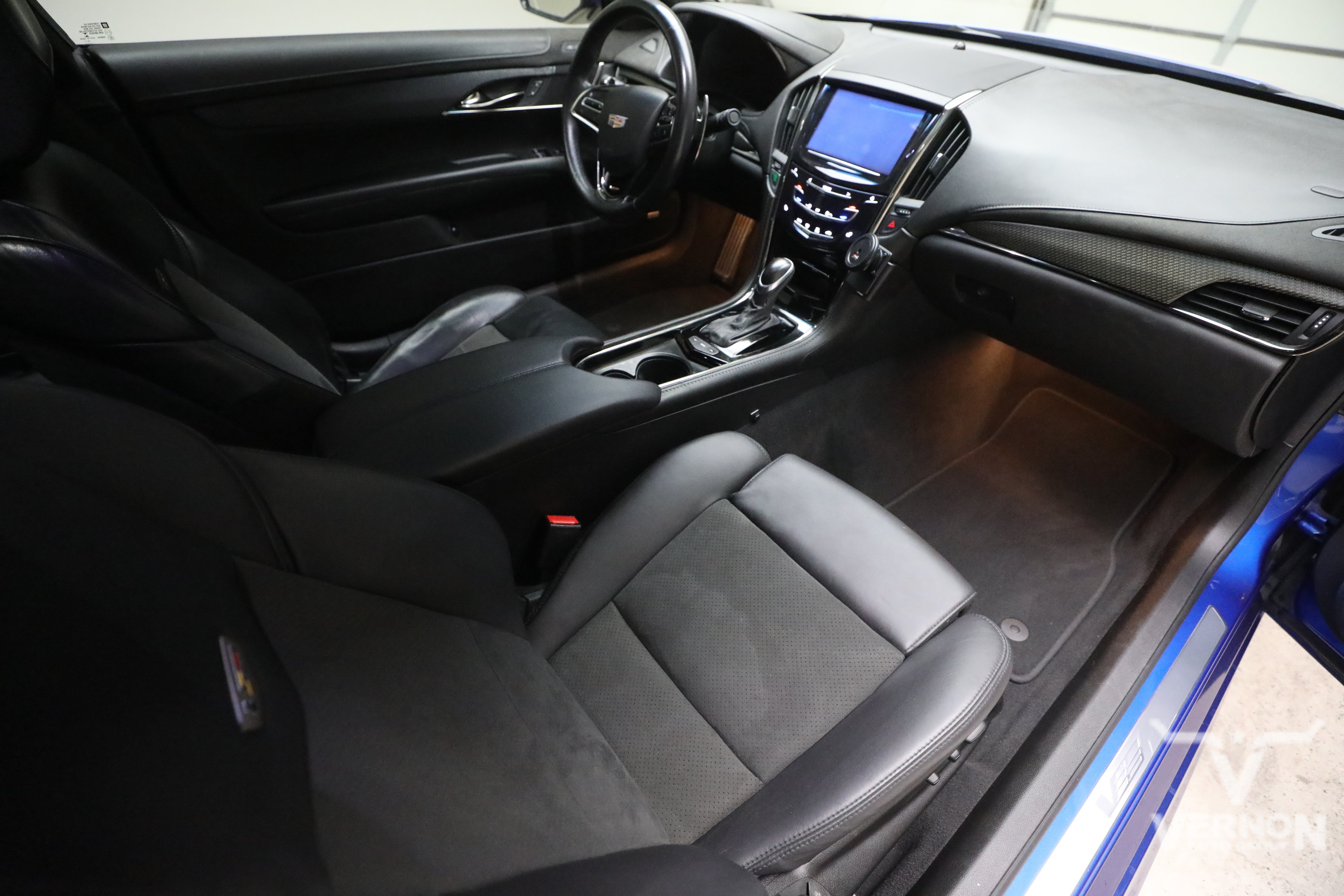 Used 2017 Cadillac ATS V w/ Luxury Package RWD image 12