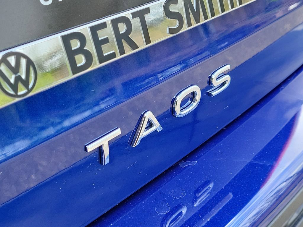 Used 2024 Volkswagen Taos SE image 6