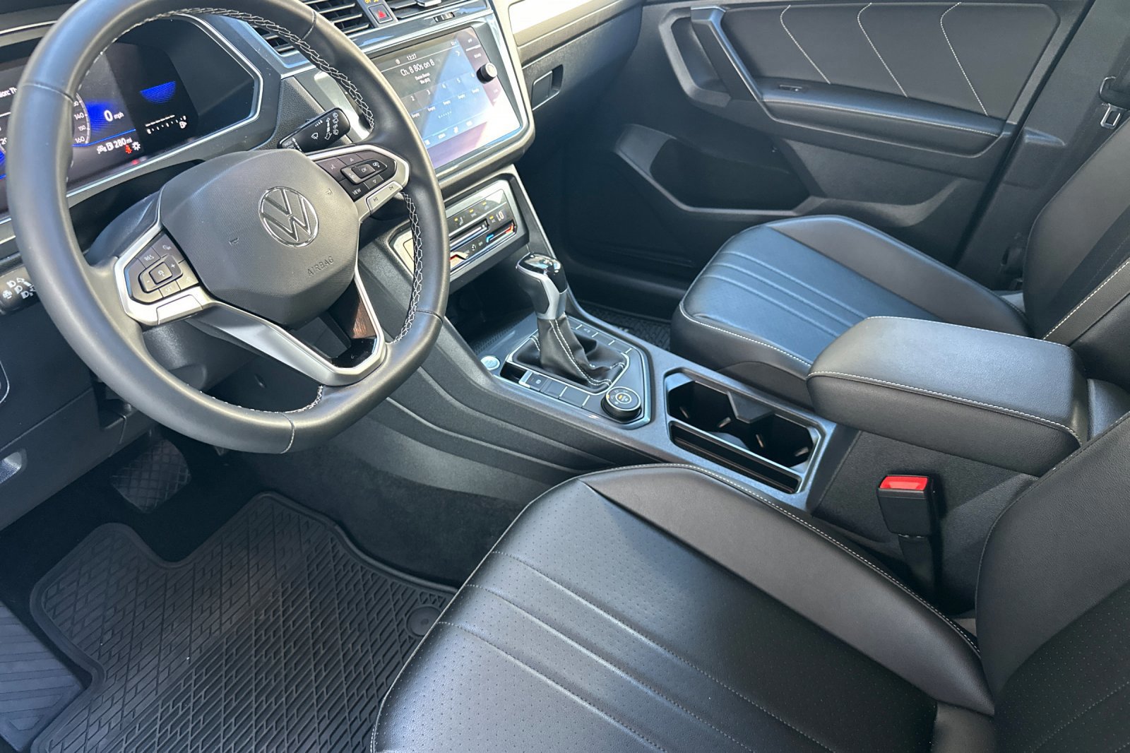 Used 2022 Volkswagen Tiguan SE image 7