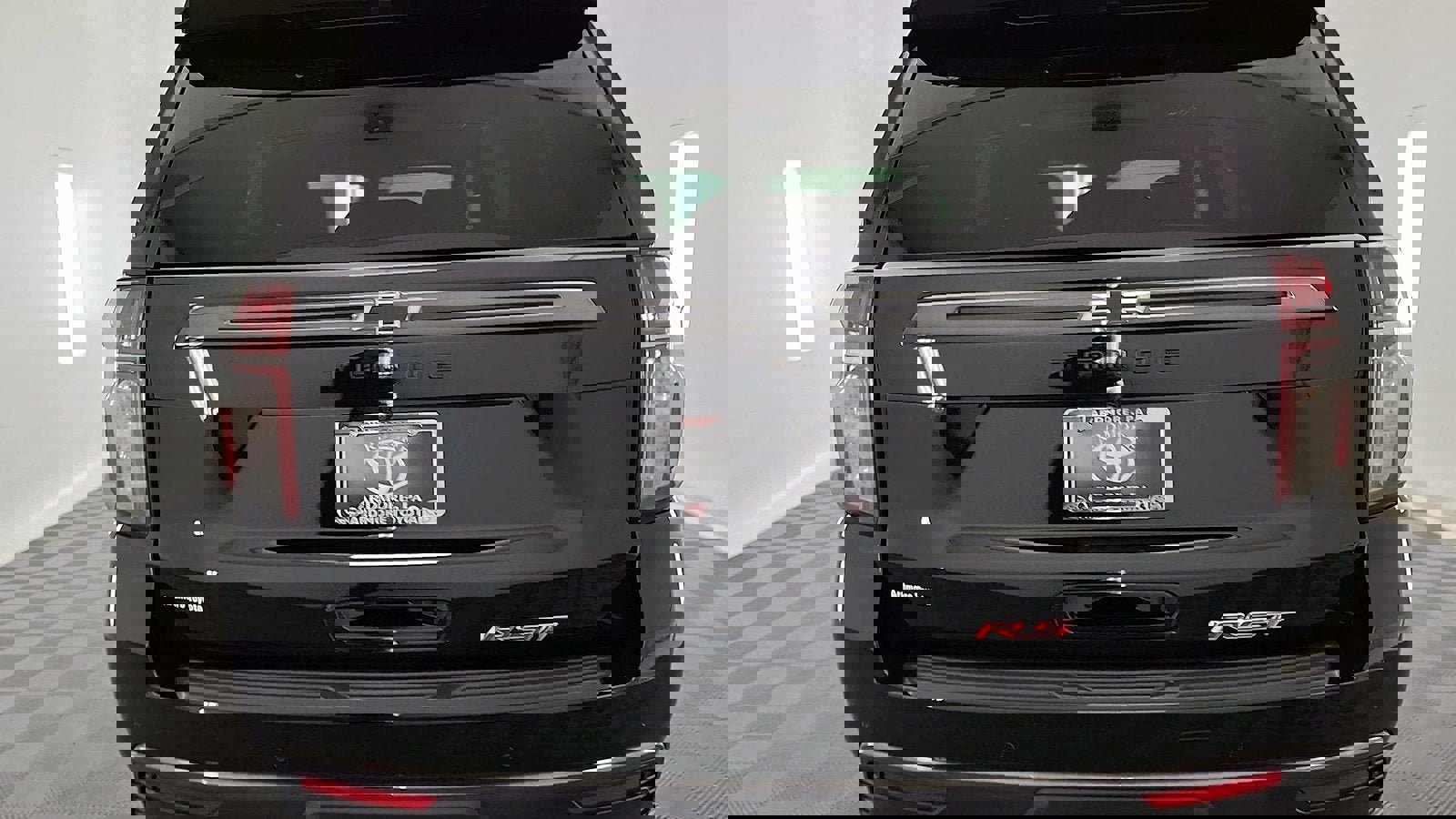 Used 2022 Chevrolet Tahoe RST w/ Luxury Package image 3