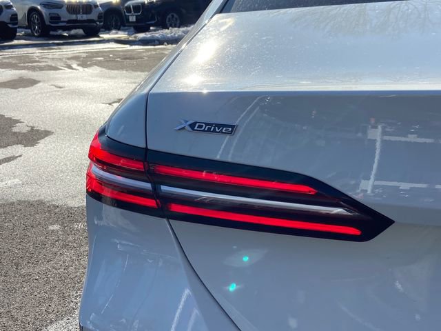Used 2025 BMW 530i xDrive AWD/4WD image 32