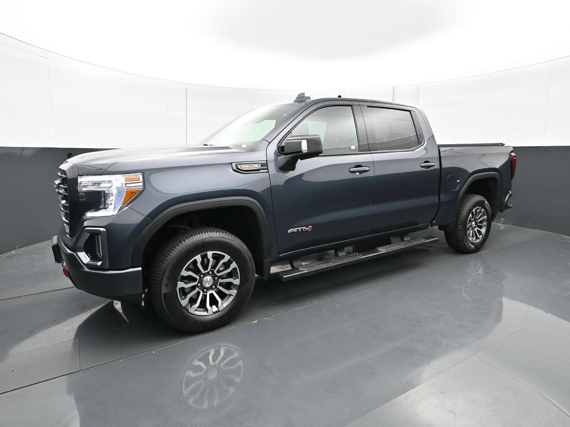 Used 2021 GMC Sierra 1500 AT4 w/ Off-Road Performance Package AWD/4WD image 2
