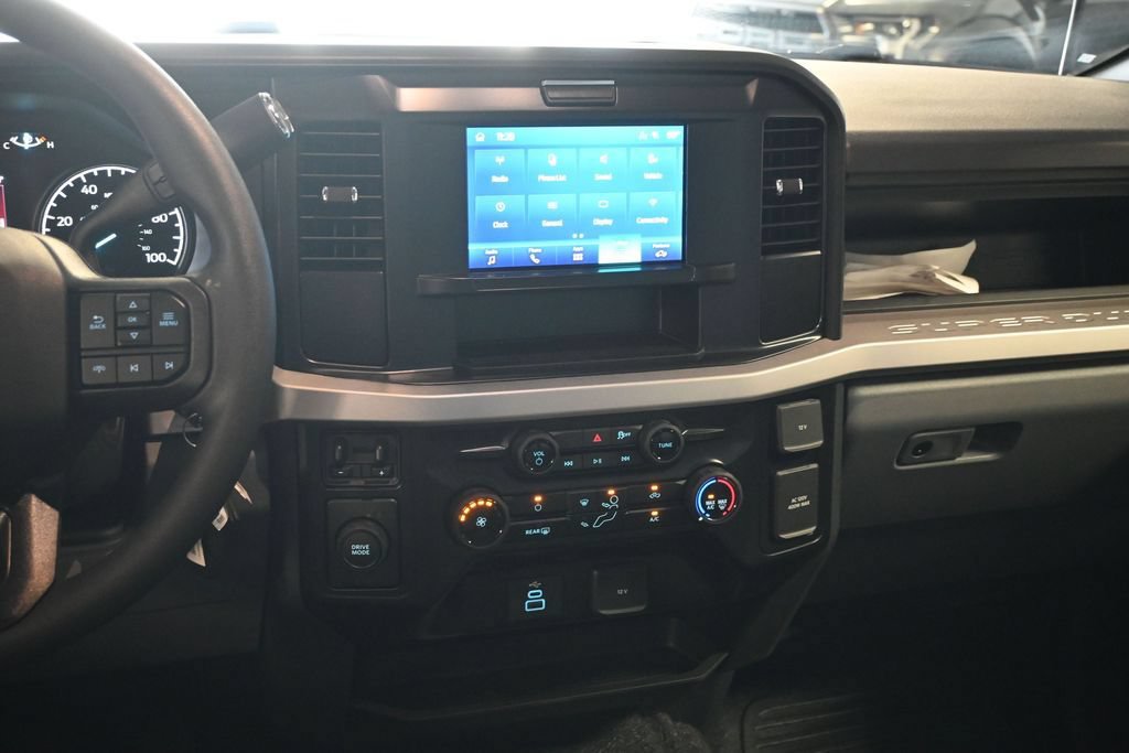 New 2026 Ford F450 XL w/ XL Chrome Package RWD image 19