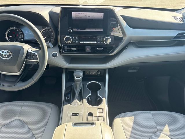 Used 2024 Toyota Highlander LE image 21