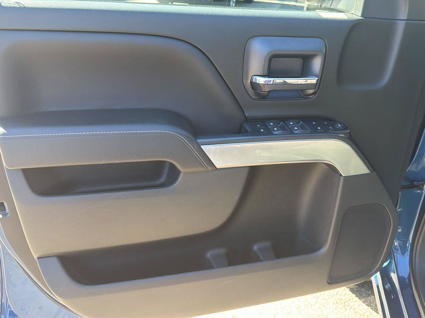 Certified 2018 Chevrolet Silverado 1500 LT w/ All Star Edition AWD/4WD image 10
