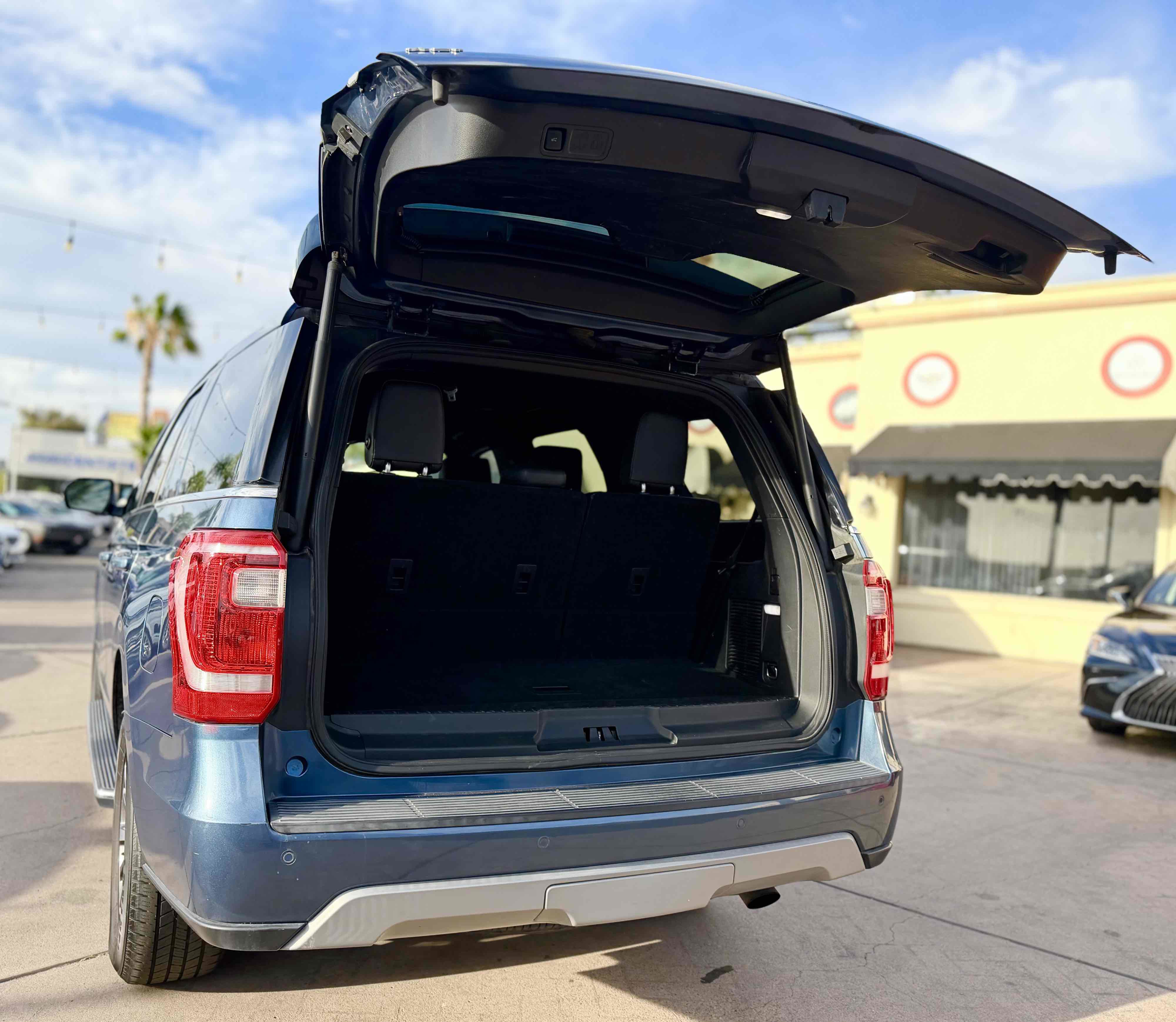 Used 2019 Ford Expedition XLT w/ Equipment Group 202A image 17