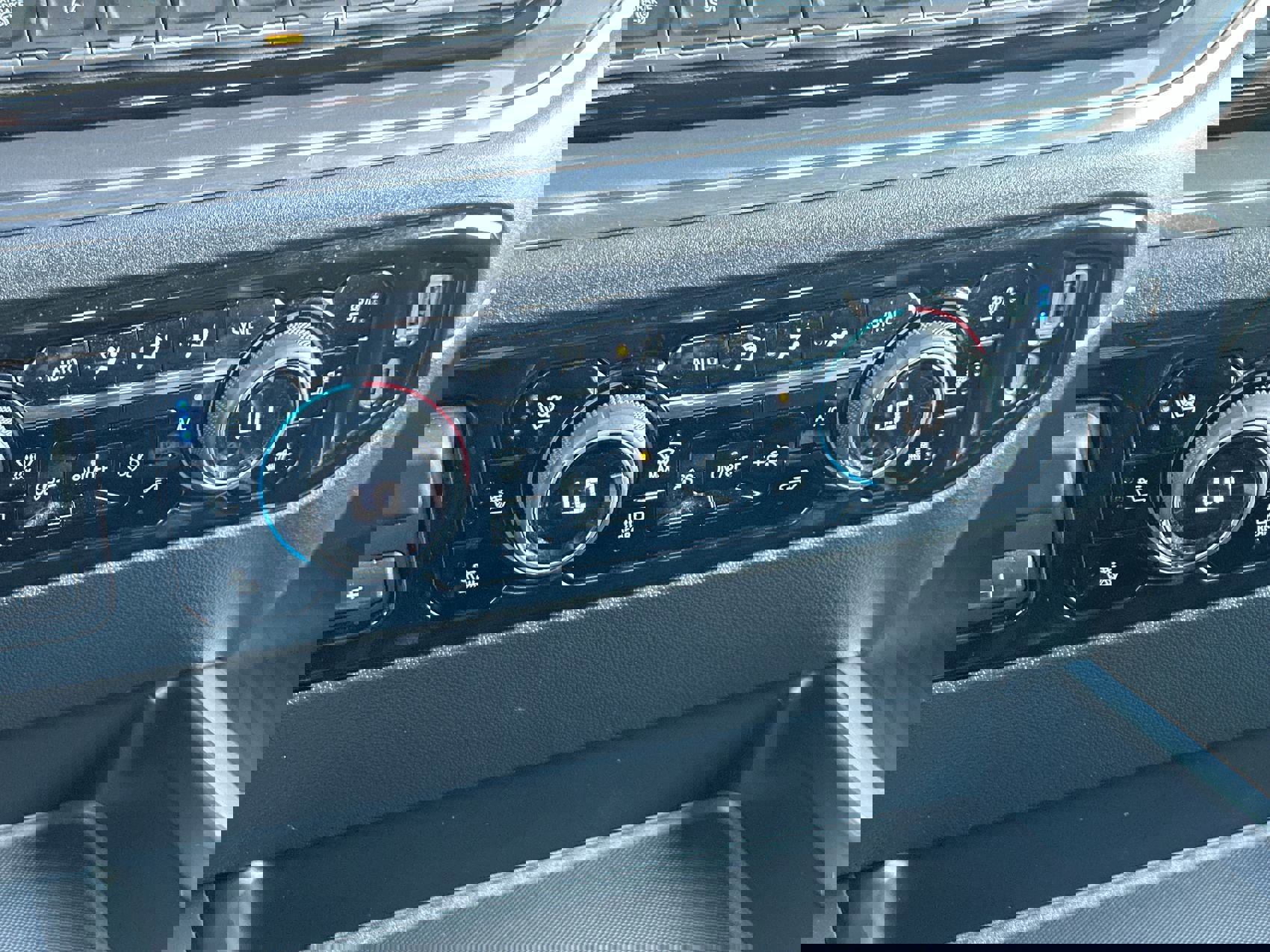 Used 2024 Chevrolet Silverado 3500 High Country w/ High Country Premium Package image 18