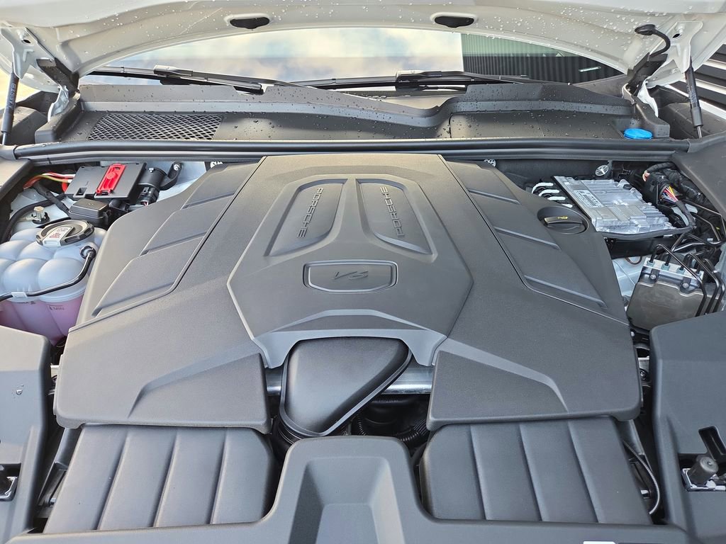 Certified 2026 Porsche Cayenne Coupe image 32