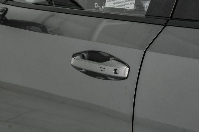Used 2025 Nissan Kicks SV image 36