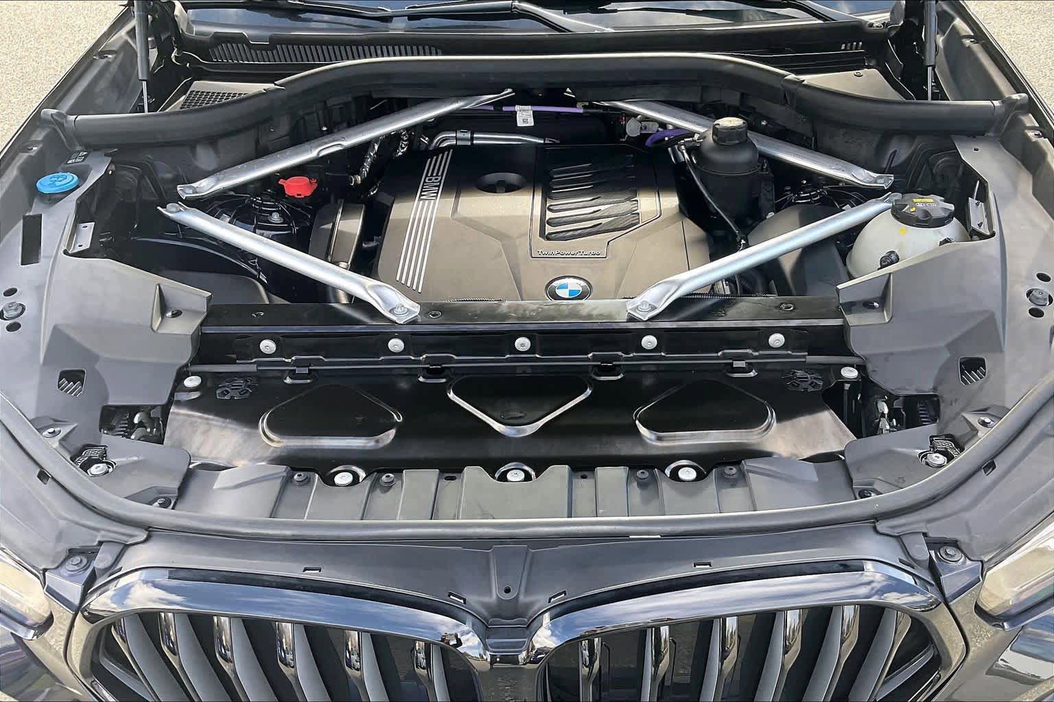 Certified 2022 BMW X6 xDrive40i w/ M Sport Package AWD/4WD image 29