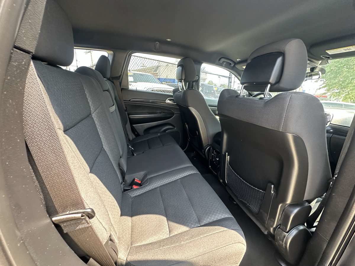 Used 2019 Jeep Grand Cherokee Laredo RWD image 32