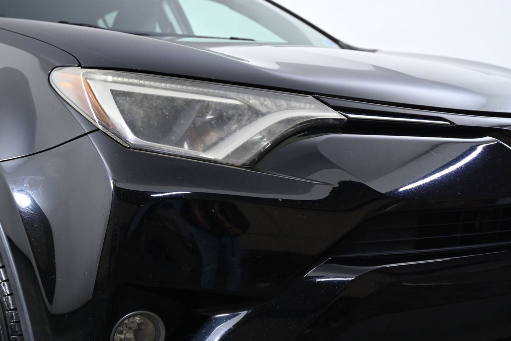 Used 2016 Toyota RAV4 LE image 5