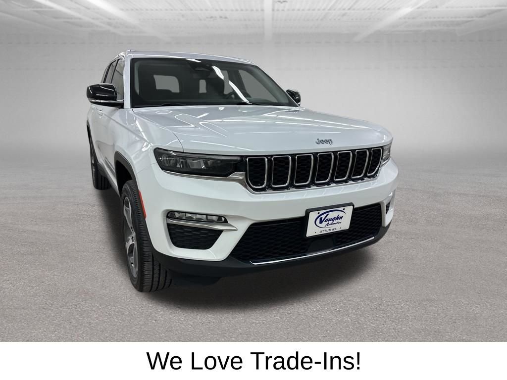 Used 2023 Jeep Grand Cherokee 4WD 4xe image 3