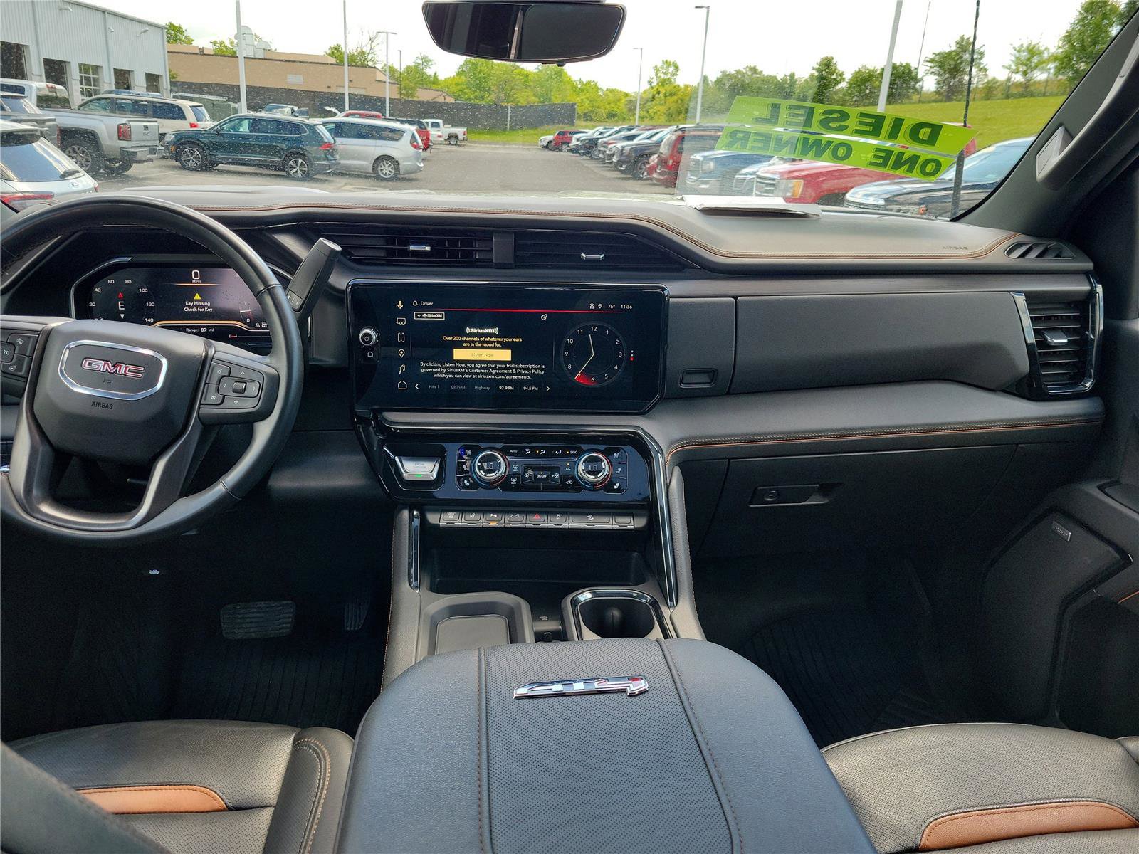 Used 2025 GMC Sierra 2500 AT4 w/ AT4 Premium Plus Package AWD/4WD image 9