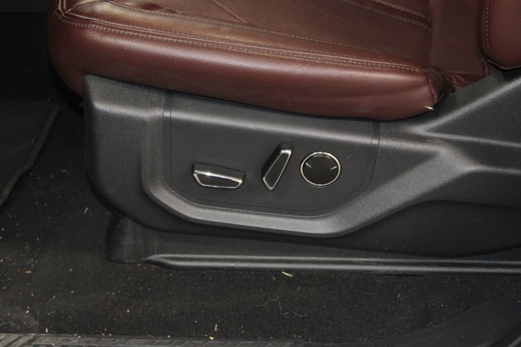 Used 2024 Ford Expedition Limited image 17