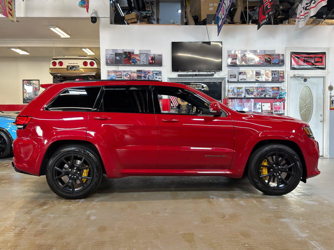 Used 2021 Jeep Grand Cherokee Trackhawk AWD/4WD image 5