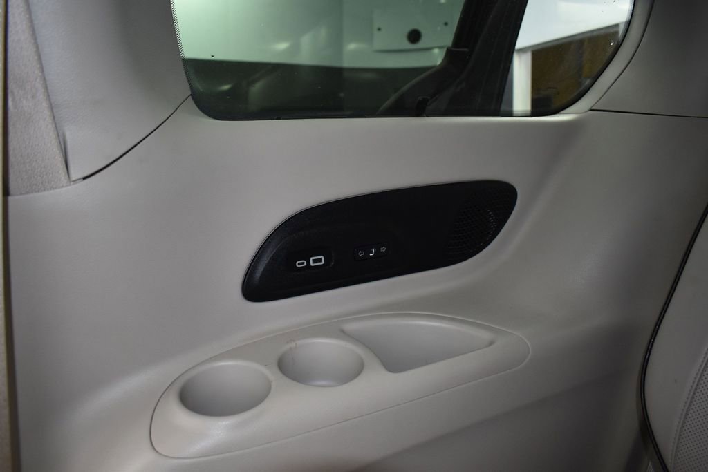 Used 2021 Chrysler Pacifica Limited w/ Premium & Safety Sphere Group AWD/4WD image 19