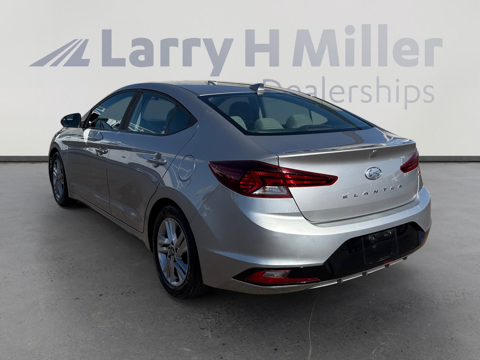 Used 2020 Hyundai Elantra SEL image 3