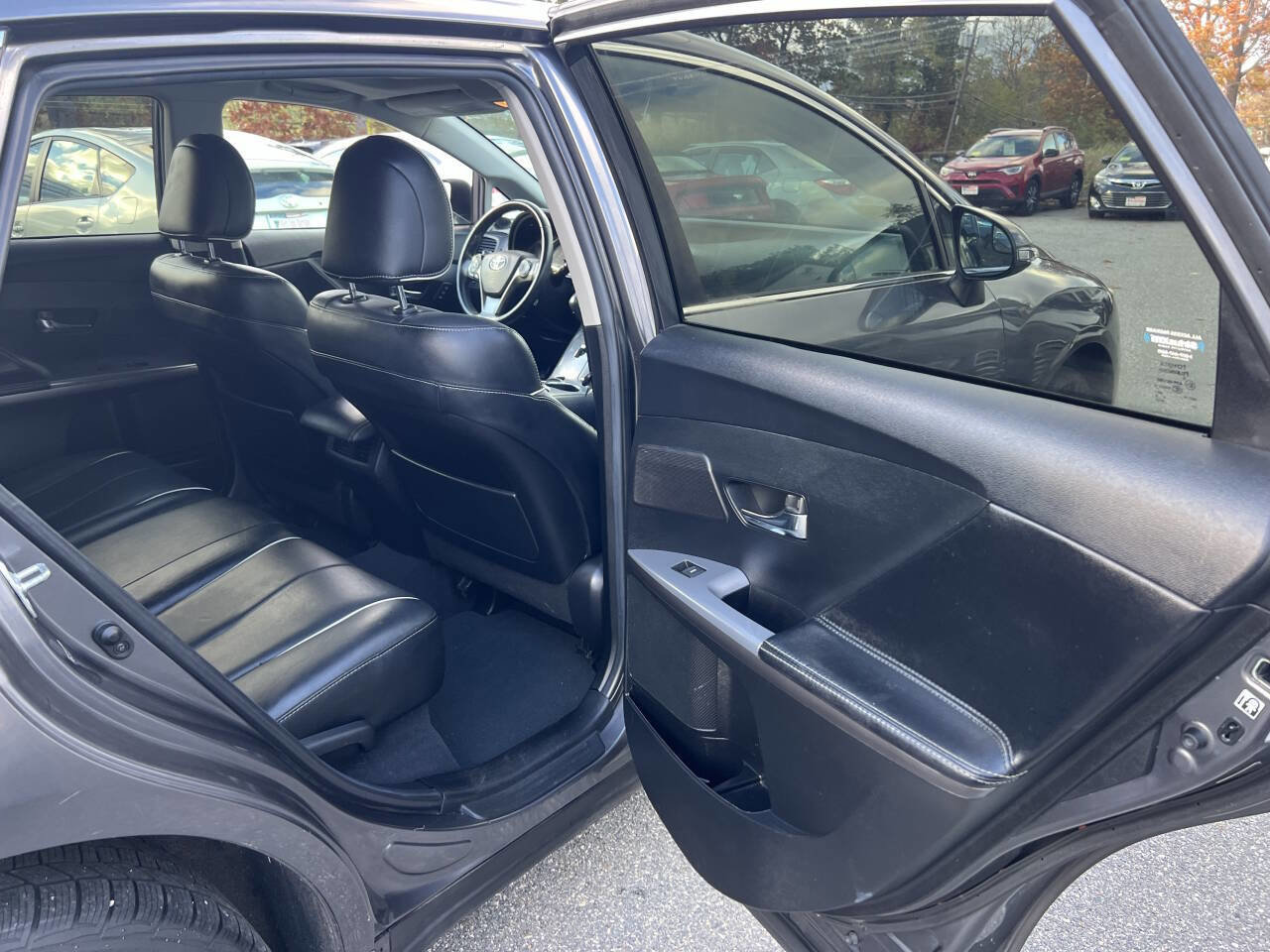Used 2015 Toyota Venza XLE w/ XLE Premium Package image 12