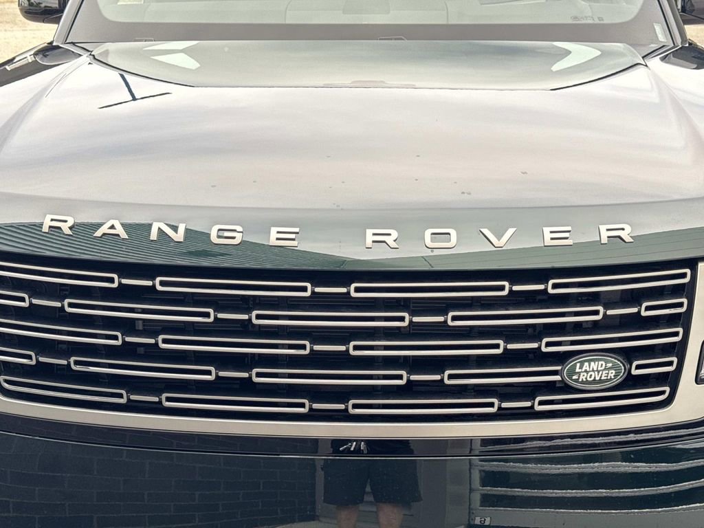 New 2026 Land Rover Range Rover Long Wheelbase SE AWD/4WD image 10