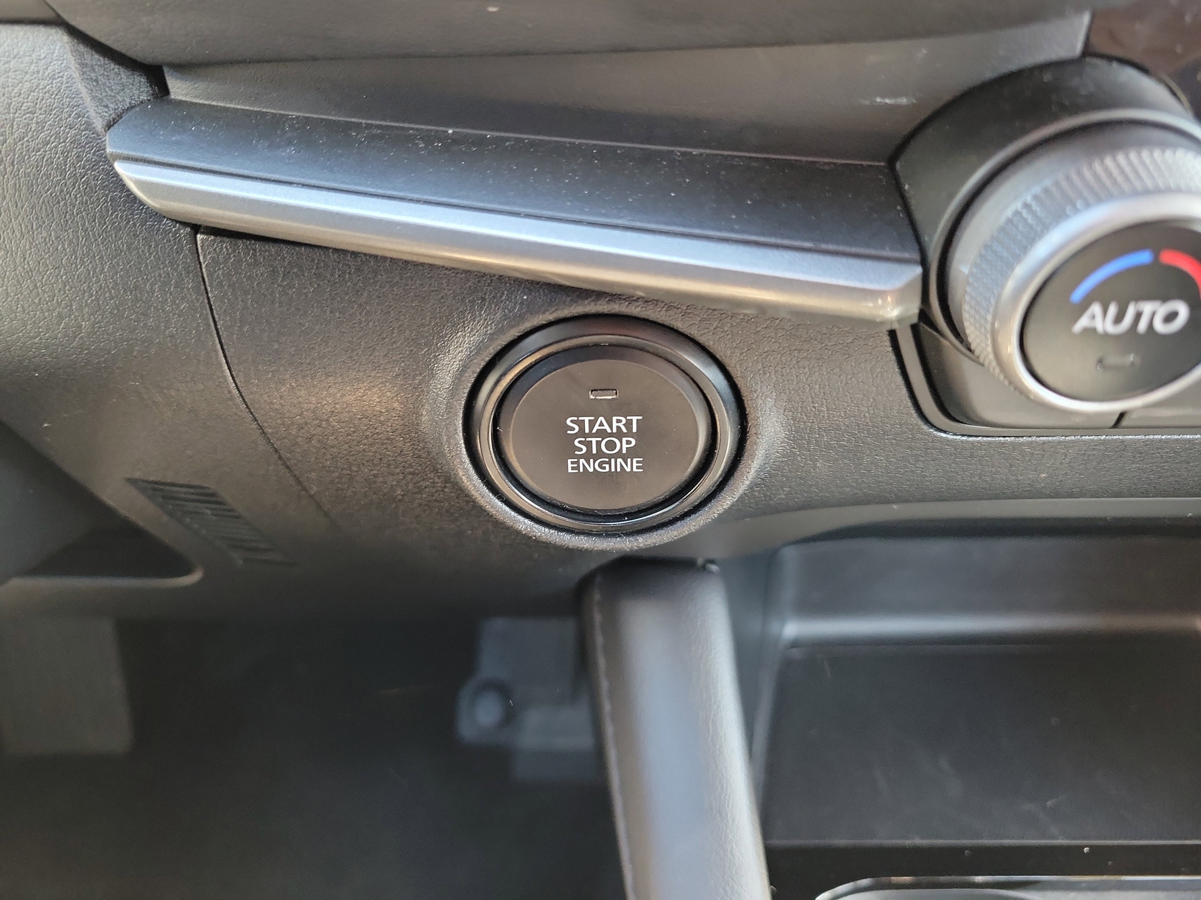 Used 2024 MAZDA MAZDA3 s FWD image 29