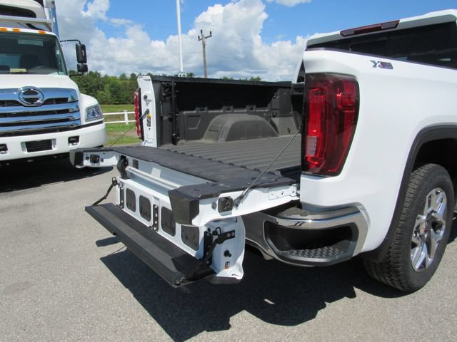 Used 2023 GMC Sierra 1500 SLT w/ SLT Premium Plus Package AWD/4WD image 32