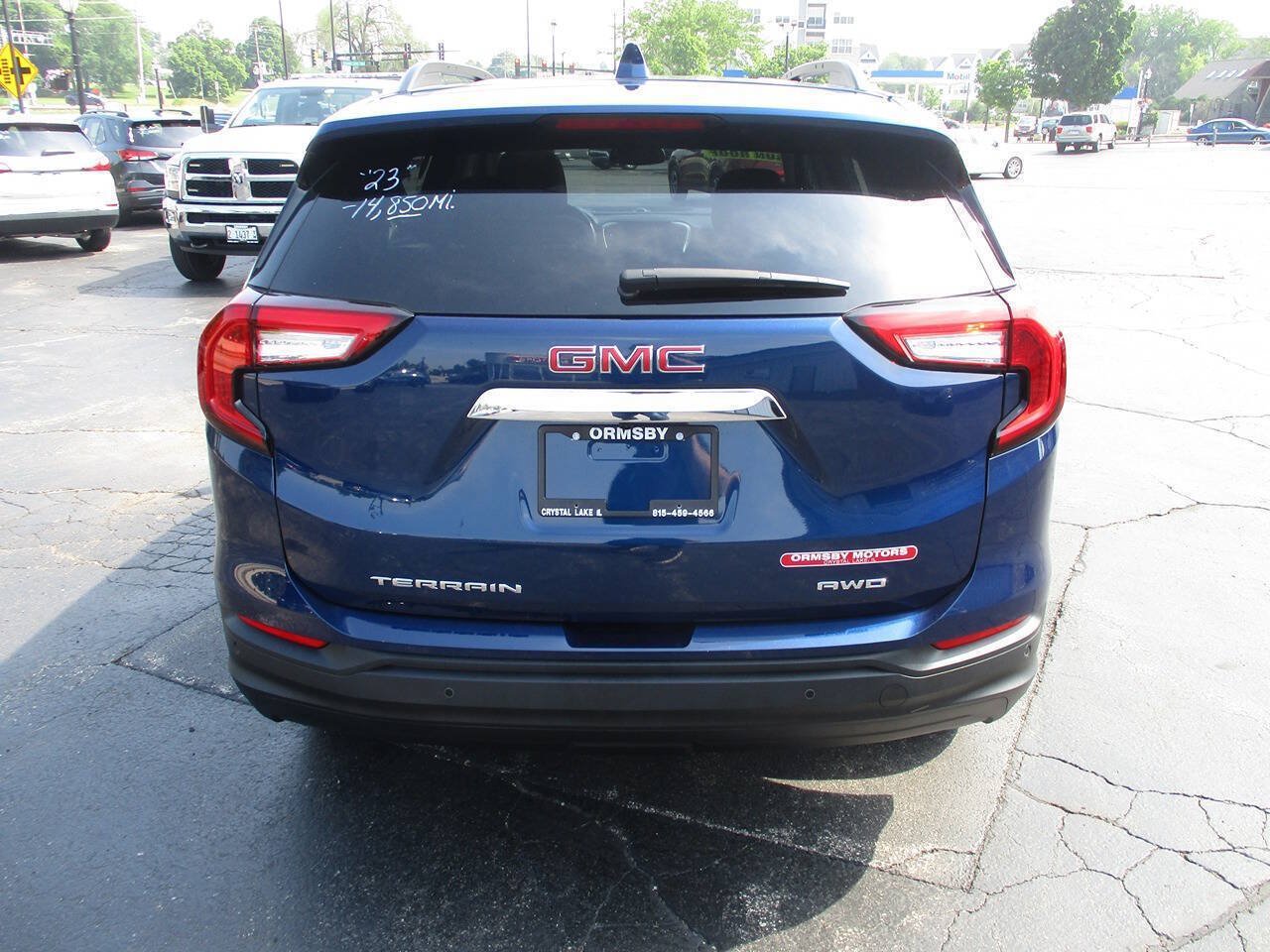Used 2023 GMC Terrain SLE AWD/4WD image 9