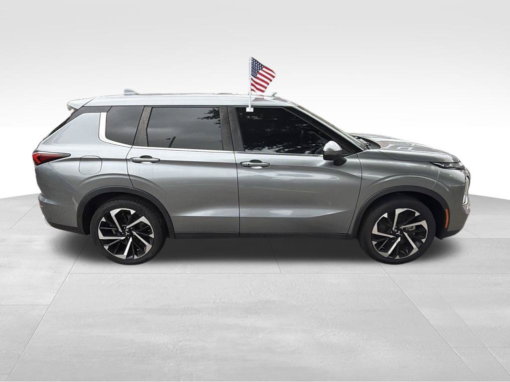 Used 2023 Mitsubishi Outlander SE AWD/4WD image 5
