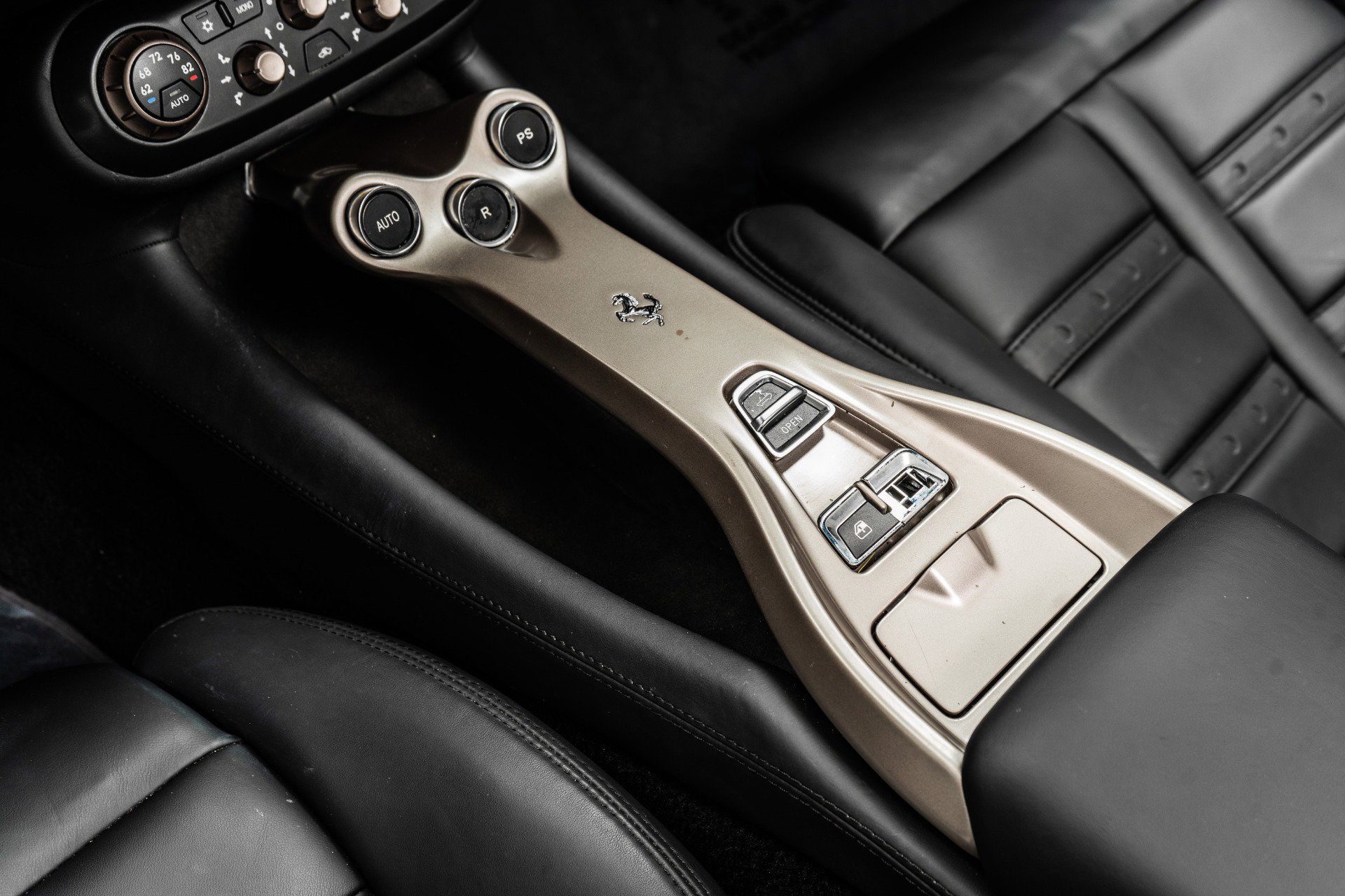 Used 2012 Ferrari California image 28