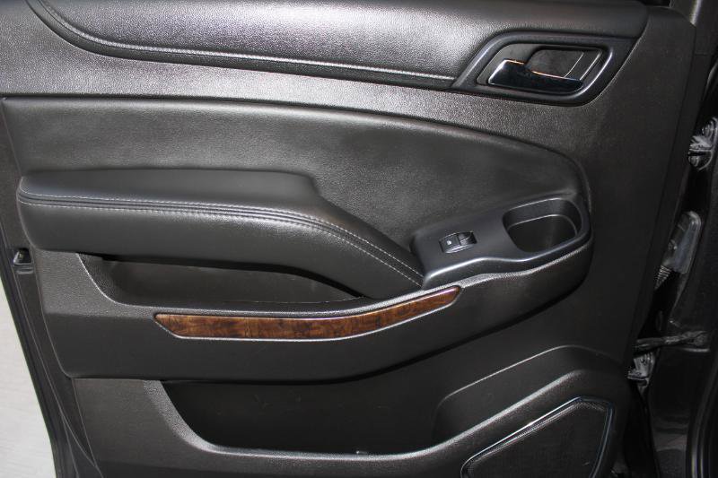 Used 2017 Chevrolet Suburban LT RWD image 14