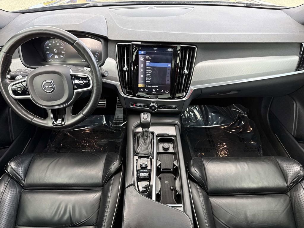 Used 2018 Volvo V90 T5 R-Design image 19