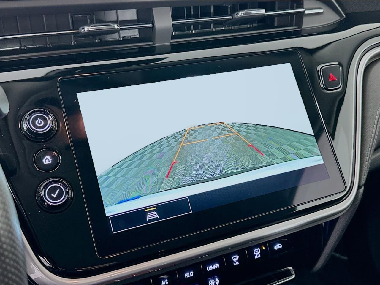 Used 2023 Chevrolet Bolt EUV LT FWD image 32