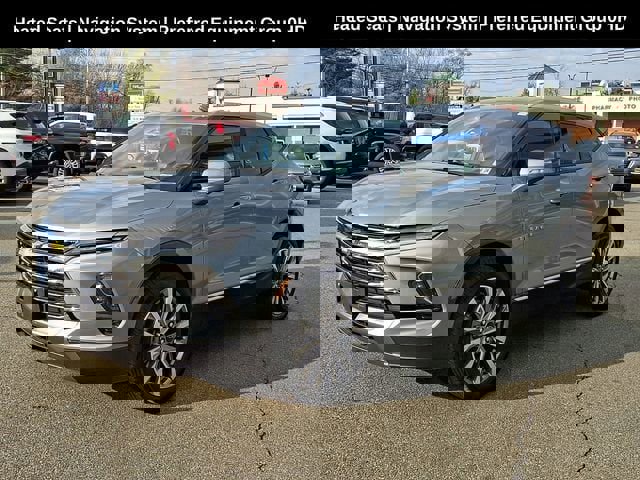 Used 2023 Chevrolet Blazer Premier w/ Driver Confidence II Package image 3
