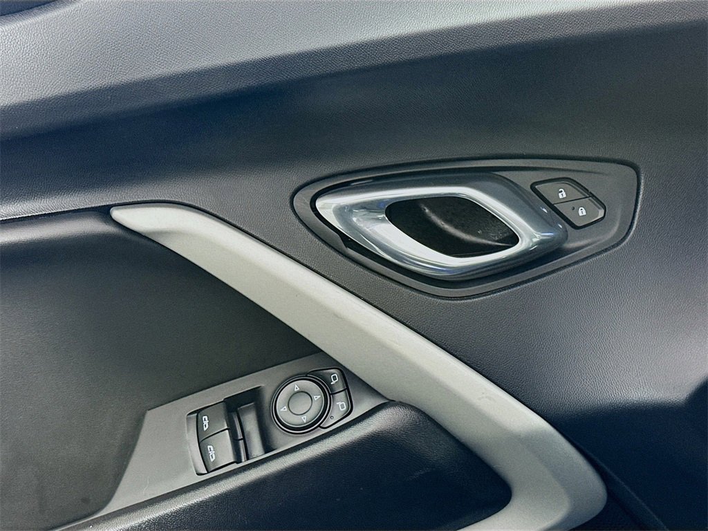 Used 2021 Chevrolet Camaro LT image 17