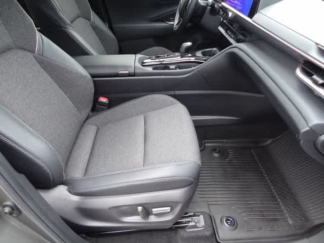 Used 2024 Toyota Crown AWD/4WD image 15