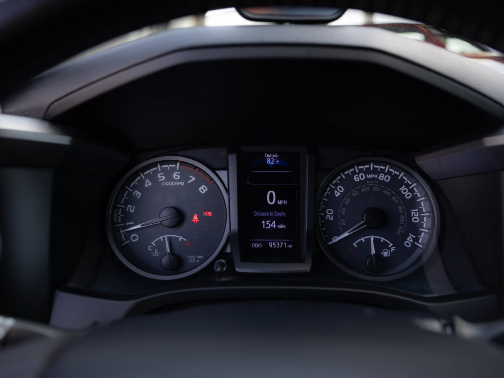 Used 2018 Toyota Tacoma TRD Sport AWD/4WD image 16
