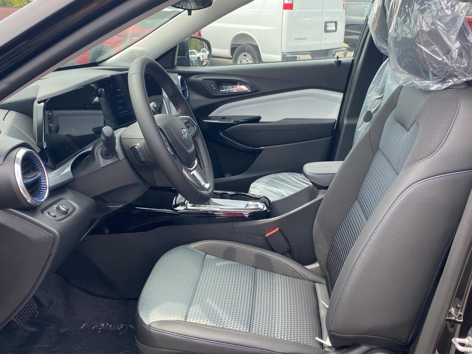 New 2026 Chevrolet Trax LT w/ Driver Confidence Package FWD image 14
