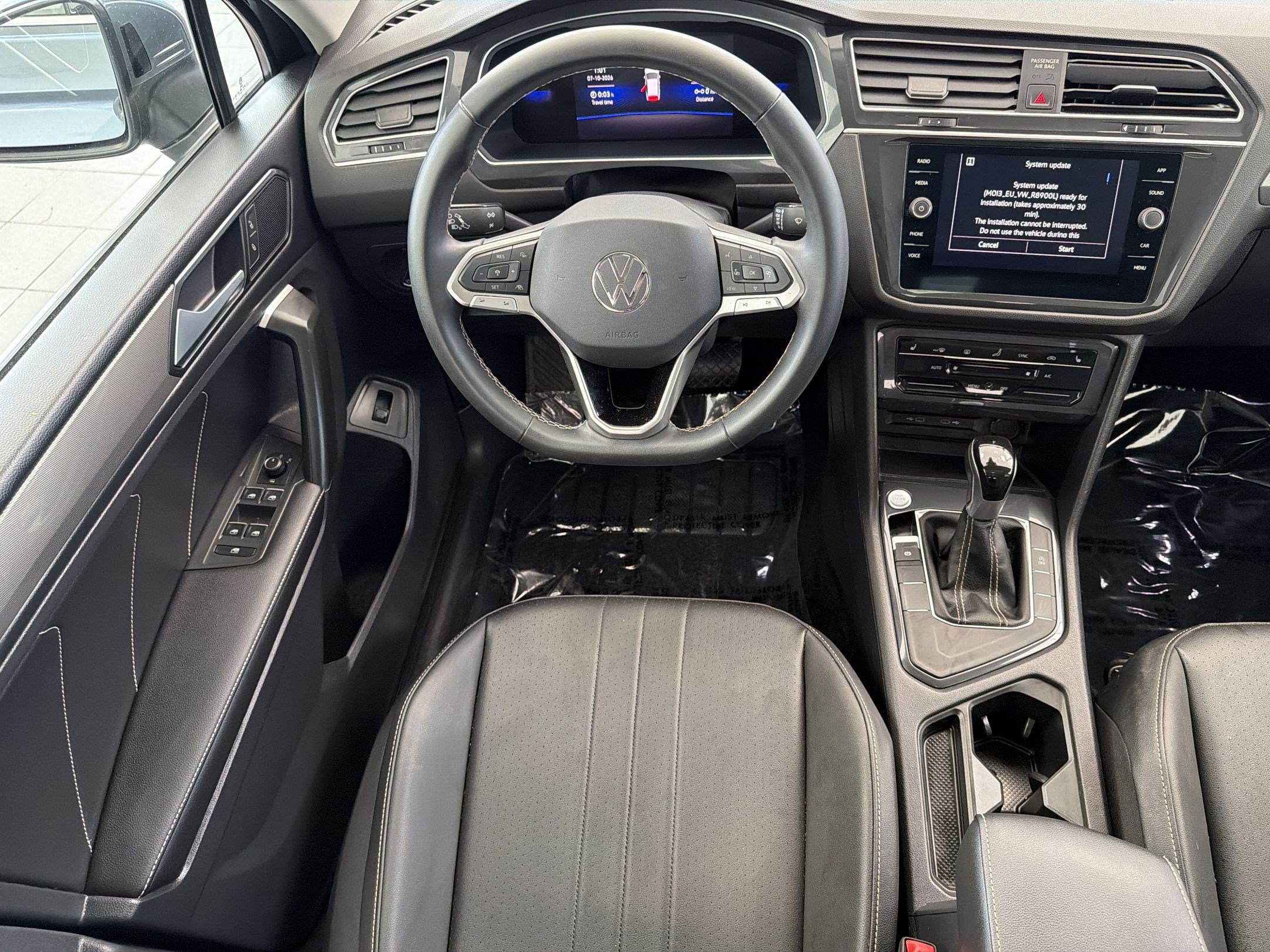 Certified 2024 Volkswagen Tiguan SE w/ Panoramic Sunroof Package FWD image 27