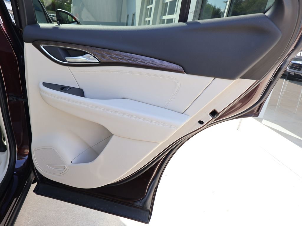 Certified 2023 Buick Envision Avenir AWD/4WD image 33