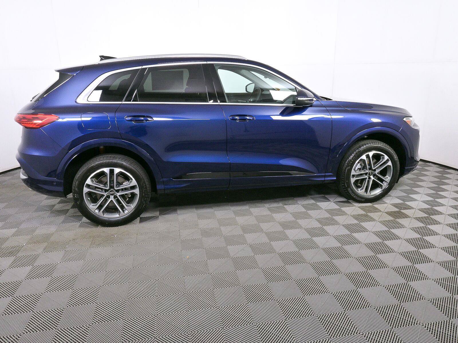 New 2026 Audi Q5 Premium Plus AWD/4WD image 2