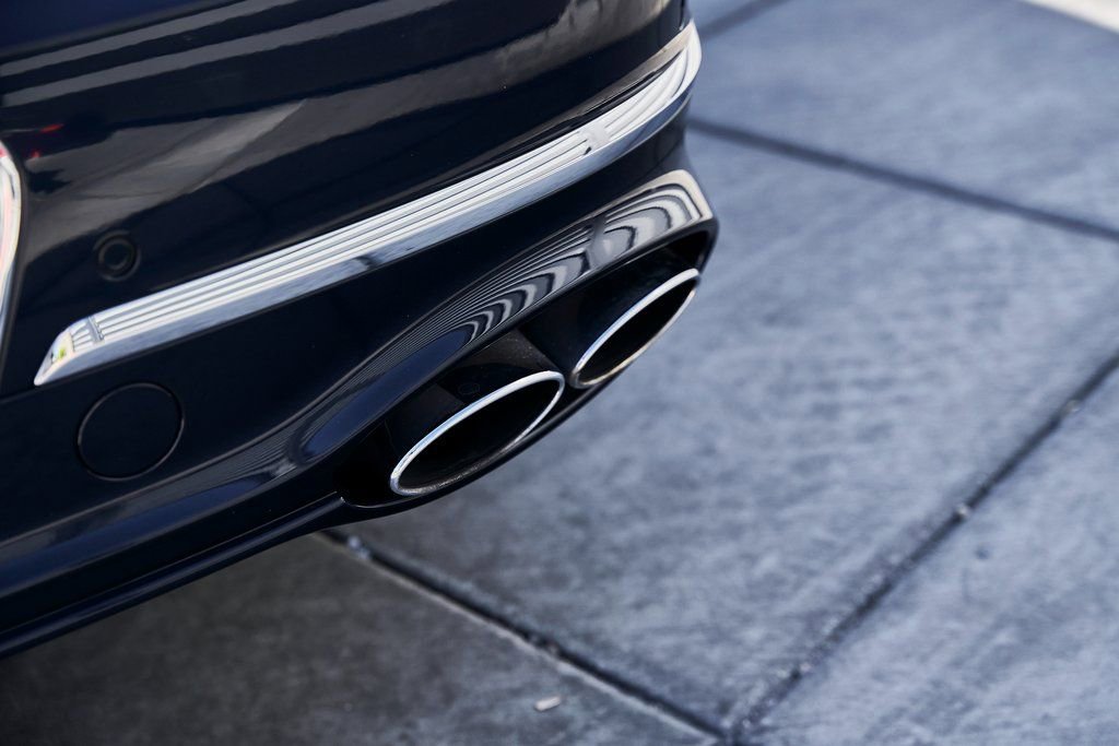 Used 2024 Bentley Flying Spur V8 image 13