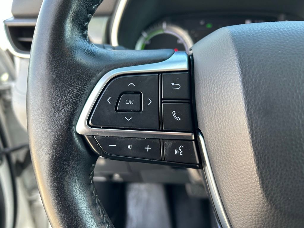 Used 2021 Toyota Highlander Limited image 12